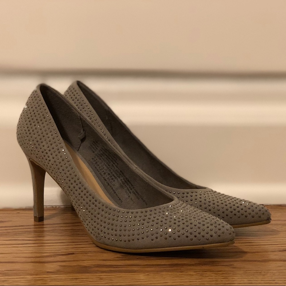 Sparkle stud grey faux suede pointed toe heels